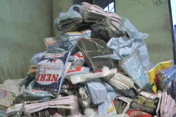 लातूर मनपाने केल्या १०० किलो प्लास्टीक पिशव्या जप्त